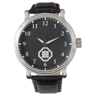 Montre coin à angle coupé avec trois yuri