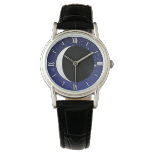 Montre Crescent Moon sur un Arrière - plan étoilé