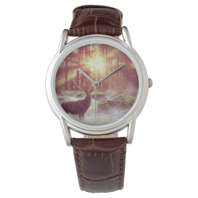 Montre Deer mâle dans Misty Woods au lever du soleil Heur (devant)