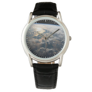 Montre Des Poutres Sunglint Au Large De La Mer Des Célèbe