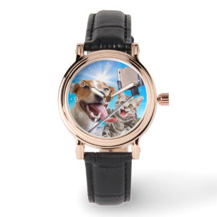 Montre Dog and cat photographed selfie on the phone