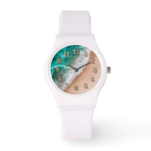 Montre Eau de l'océan de la plage sur le sable du rivage 