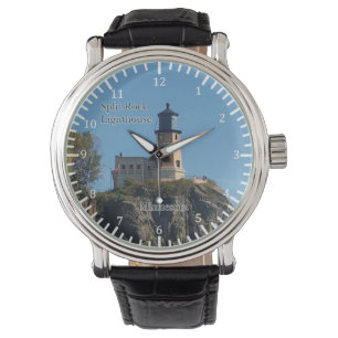 Montre fendue de phare de roche