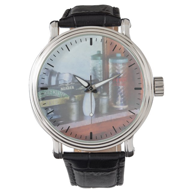 Montre Fournitures en barbre (devant)