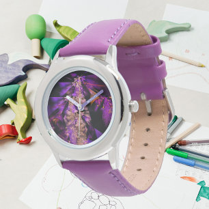 Montre fractale moderne en noir et violet
