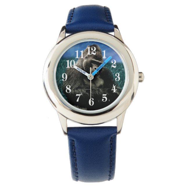 Montre Gorille fractale dans le pré (devant)