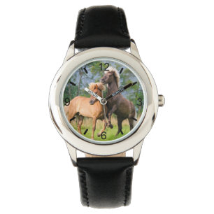 Montre Jeu drôle de chevaux islandais s'élevant -