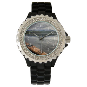 Montre Kayak en bois sur le rivage du lac Beaver