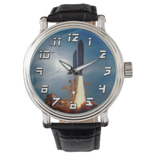 Montre Lancement de la navette spatiale Discovery par la