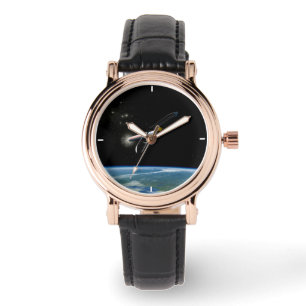 Montre L'Atlas V541 Lance Le Véhicule En Orbite.