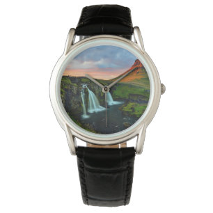 Montre Les cascades Kirkjufell, Islande