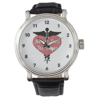 Montre Les Infirmières Appelent Les Tirs