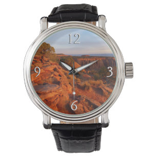 Montre Lever de soleil sur le sentier Grand View au monum