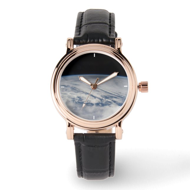 Montre L'Ombre De La Lune S'Étend Sur Le Pacifique Nord.  (Recto)