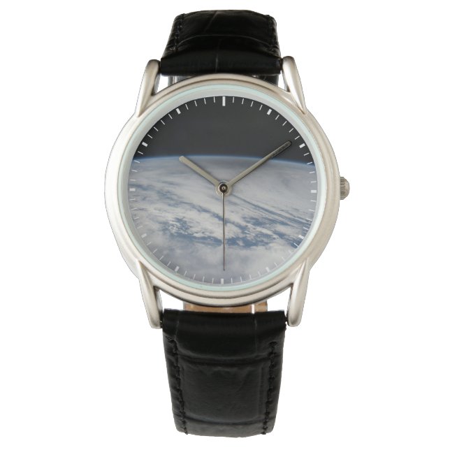 Montre L'Ombre De La Lune S'Étend Sur Le Pacifique Nord.  (devant)