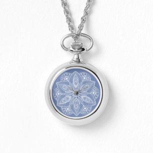 Montre Mandala blanc exotique sur Arrière - plan bleu