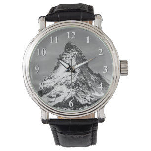 Montre Matterhorn noir et blanc avec des nombres