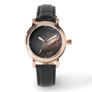 Montre Ngc 4258 Sous Formation D'Étoiles Intenses.