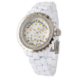 Montre nombres brouillés sur les marguerites blanches