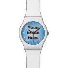 Montre personnalisée avec chiffres blancs et ombre