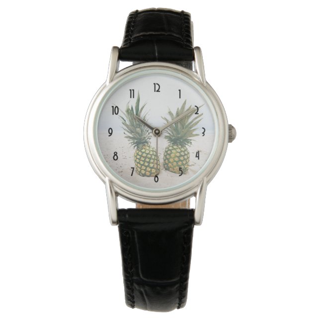 Montre Photo de 2 ananas sur une plage (devant)