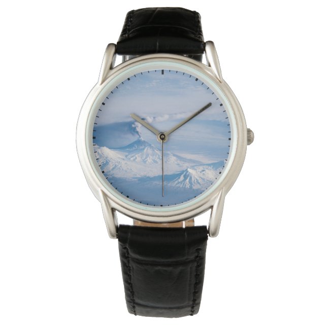 Montre Plume Émanant Du Volcan Kliuchevskoi. (devant)
