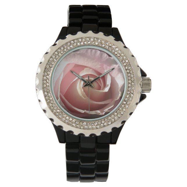 Montre poignet assez rose (devant)