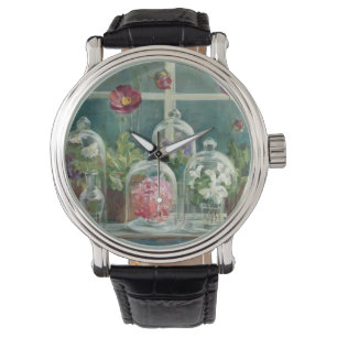 Montre Poppies violettes sur un rebord de fenêtre