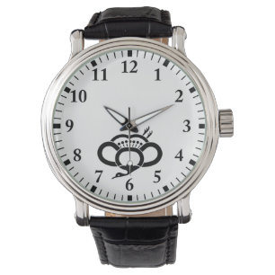 Montre Prunier en fleurs en forme de grue ombrée