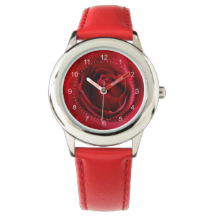 Montre rose rouge profonde