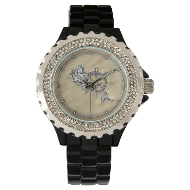 Montre Sirène d'argent dans le décor de sable (devant)