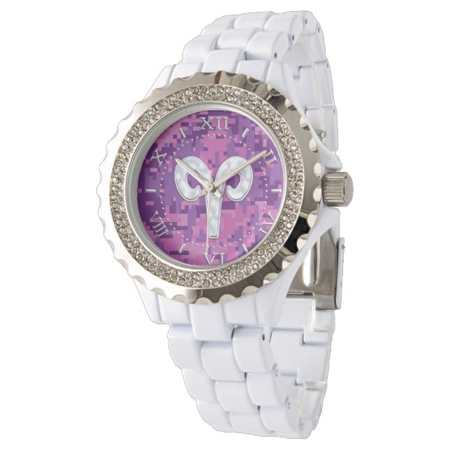 Montre Symbole Pearl Like Aries sur le cadran en camo ros (Incliné)