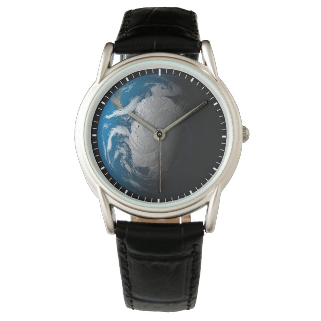 Montre Terre Pleine Montrant Des Nuages Simulés Sur L'Ant (devant)