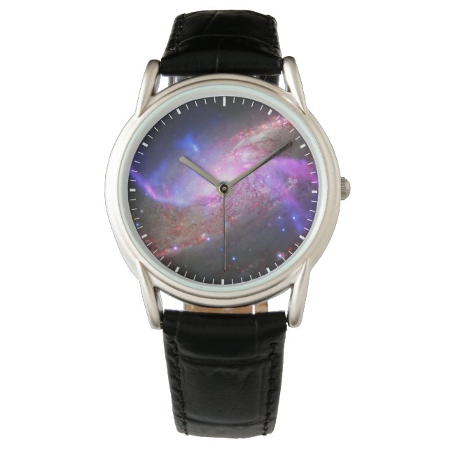 Montre Un Spectacle De Lumière Galactique En Galaxie Spir (devant)