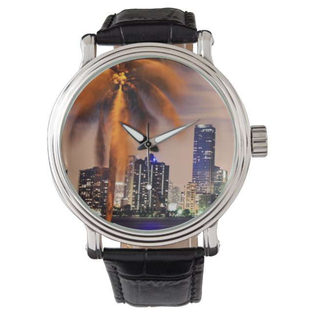 Montre USA, Floride, Miami skyline à la tombée de la nuit (devant)