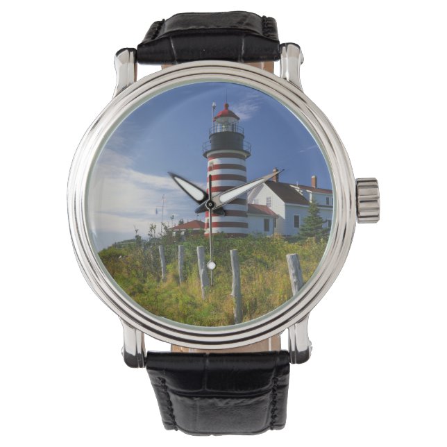 Montre USA, Maine, Lubec. Phare de West Quoddy Head (devant)