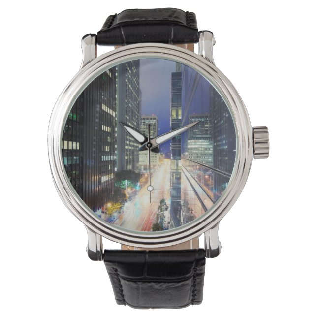 Montre View of financial district buildings (devant)