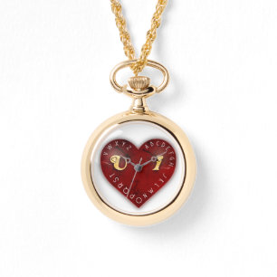 Montre Vous et moi - jeu d'alphabet sur un coeur rouge