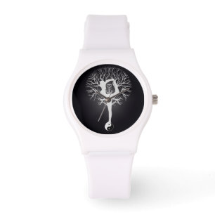 Montre Yoga noir et blanc avec femme et yin yang.