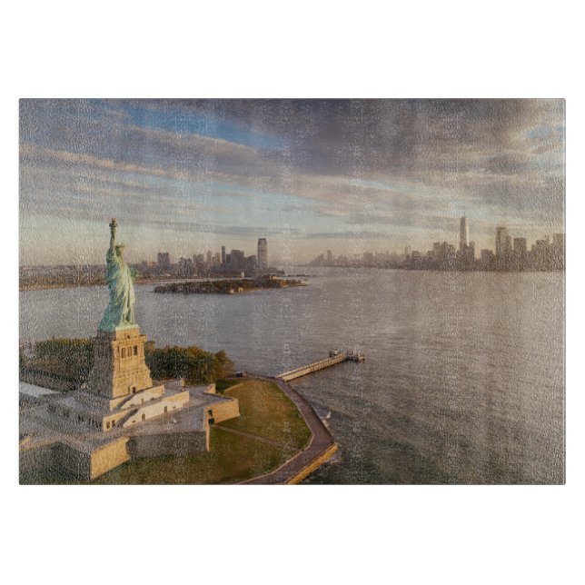 Monuments | Statue of Liberty Cutting Board (Front)