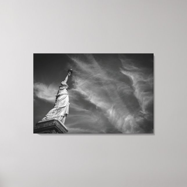 Monuments | Statue of Liberty Manhattan NYC Canvas Print (Front)