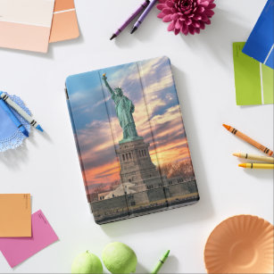 Monuments   The Statue of Liberty iPad Air Cover