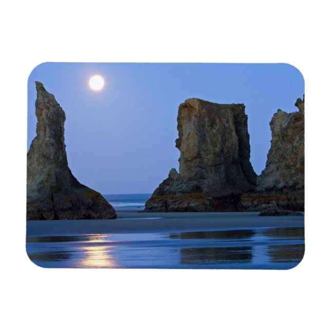 Moonset, Bandon Beach, Oregon. Magnet (Horizontal)