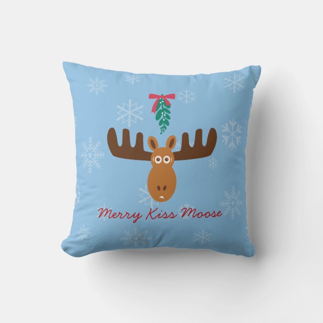 Moose Head_Merry Kiss Moose_Happy Gnu Year! Throw Pillow (Front)