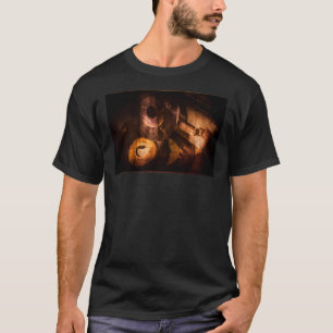 More Music And Les Nessman Classic T-Shirt