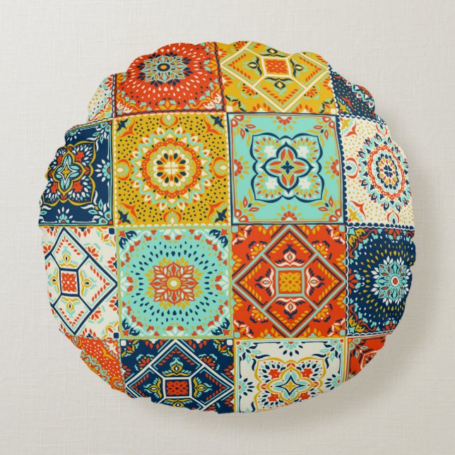 Moroccan tile mosaic illustration pattern round pillow (Front)