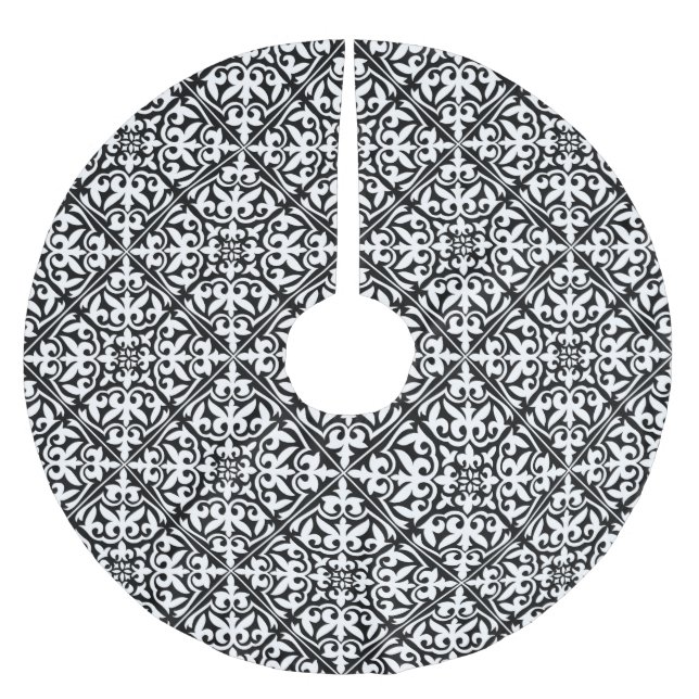 Moroccan tile - white with black background brushed polyester tree skirt (Front)