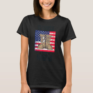 Mother Veterans Day My Favorite Veteran Is My Mom  T-Shirt