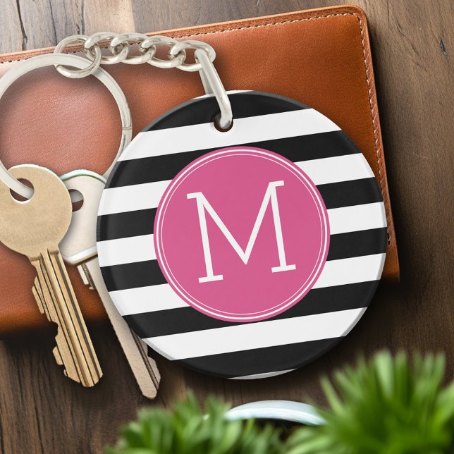 Motif à rayures noir et blanc Monogramme rose chau (Personalized Keychain - pink and black with monogram)