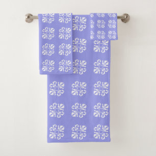 Motif de dentelle blanche élégant sur fond bleu cl
